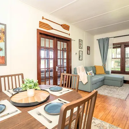 The Cowdry Cottage - Pet-Friendly - Canoe - Bikes